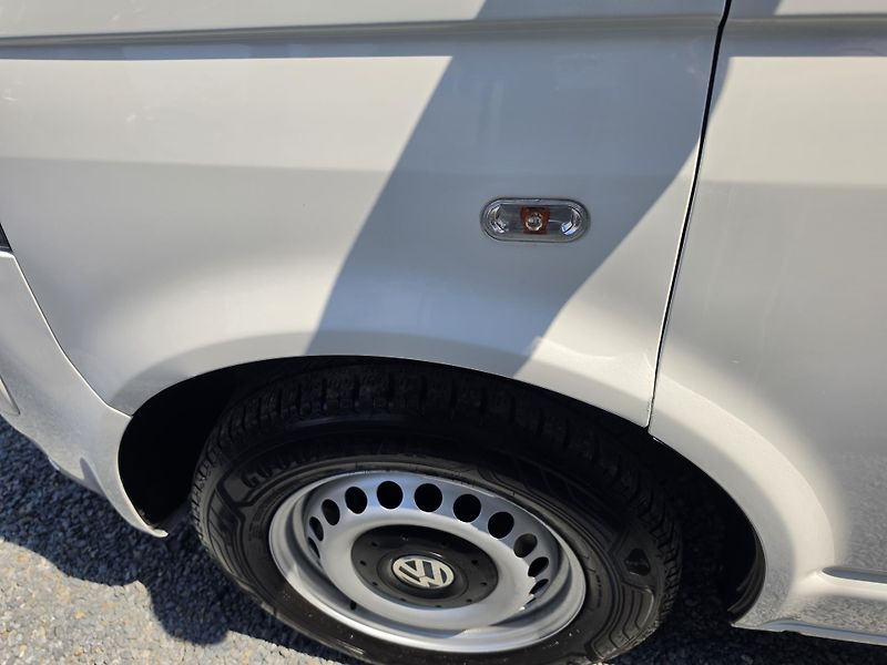 Volkswagen Multivan 2.0 TDI 103kw 7 Míst  TZ  - fotka 33 z 37