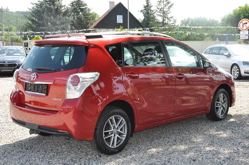 Toyota Verso 1.8 ValveMatic 108kW 7.míst - fotka 3 z 18