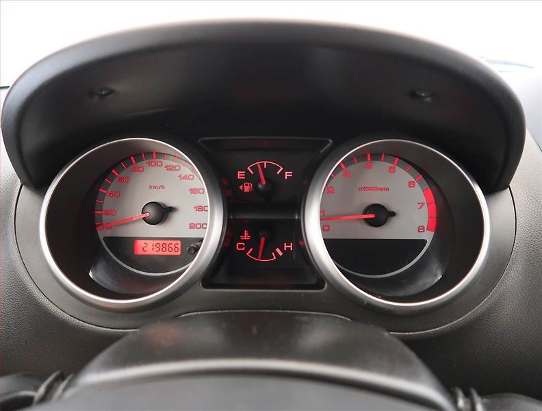 Suzuki Ignis (2004) 1.3, po STK, Tažné, rezervace - fotka 11 z 14
