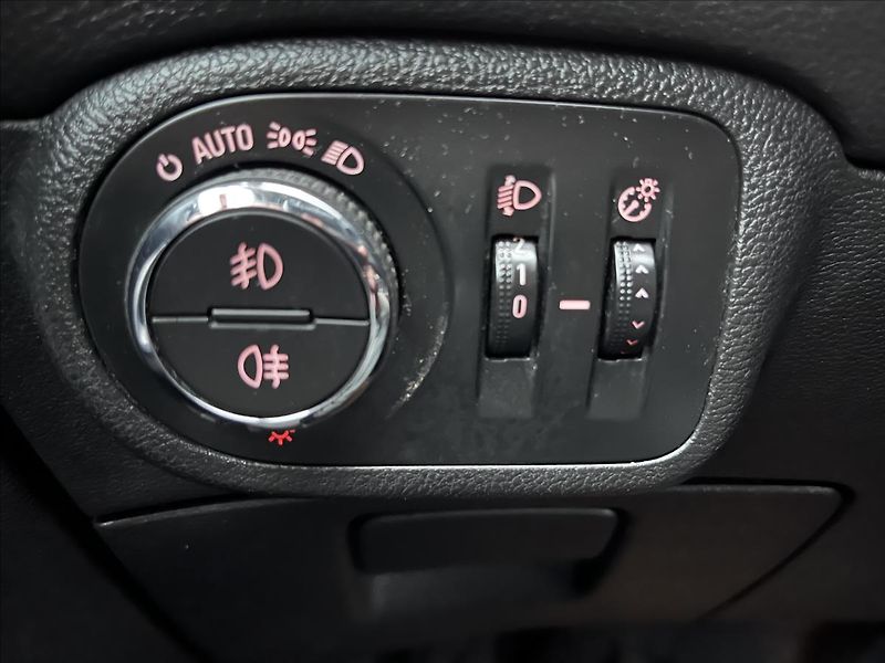 Opel Zafira 1,6 CDTi 100KW TOURER 2xKOLA - fotka 27 z 39