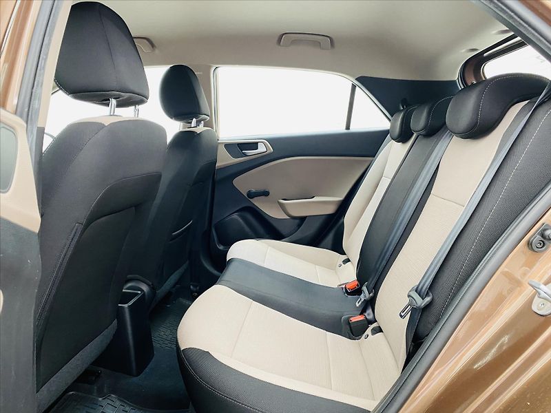 Hyundai i20 1,2 i 55kW 1.Majitel - fotka 6 z 22