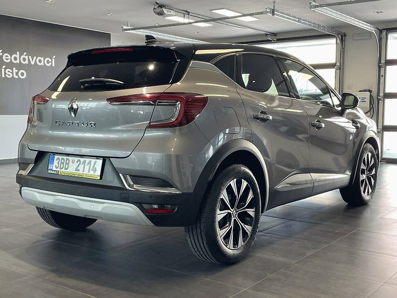 Renault Captur (2023) TECHNO 1,3TCe EDC - fotka 4 z 25