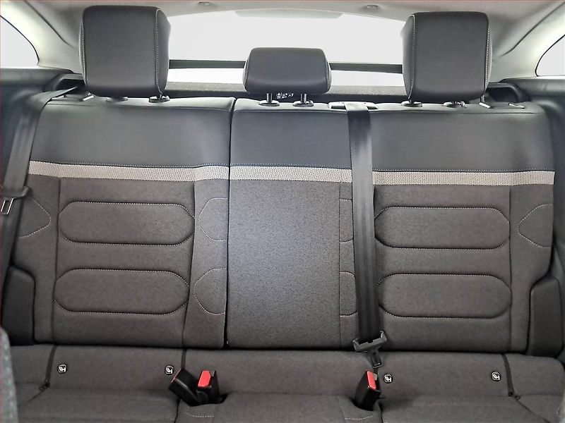 Citroën C4 (2023) Feel 1.2 PureTech, Automat - fotka 10 z 17