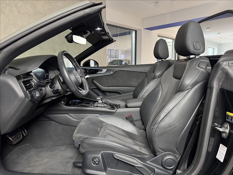 Audi A5 2,0 TDi  S-Line Quattro Matrix - fotka 21 z 47
