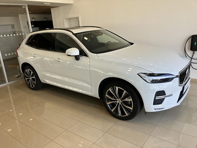 Volvo XC60 B4 FWD Momentum PRO AT8 - fotka 4 z 47