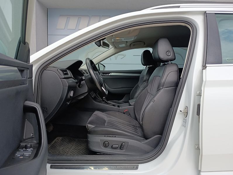 Škoda Superb 2.0TDI 140kW DSG 4X4 STYLE+  - fotka 11 z 34