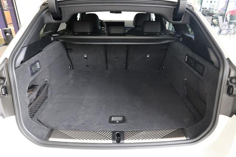 BMW Řada 5 540d xDrive Touring - fotka 8 z 18