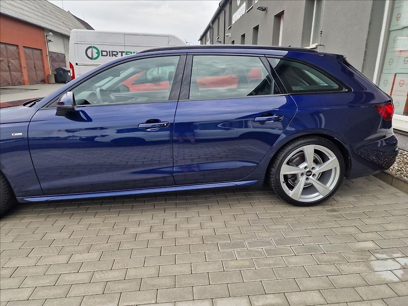 Audi A4 40TDI 150kW S-Line, ČR,1.Maj. - fotka 44 z 50