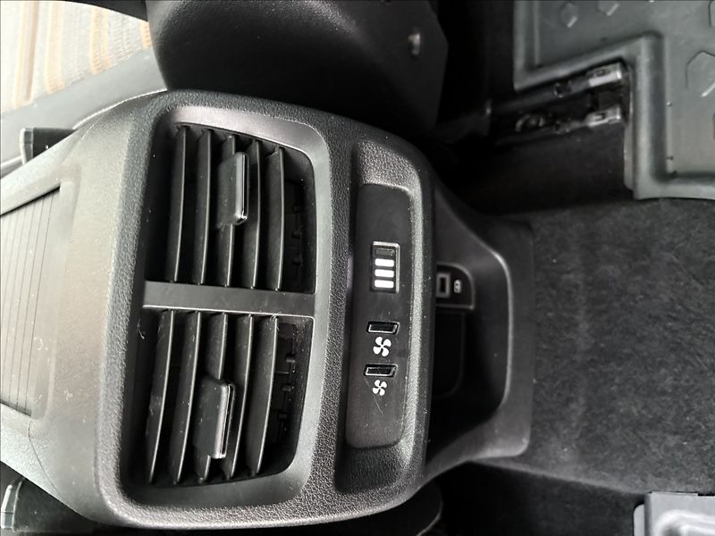 Opel Combo 1,2 i 81 KW LIFE PANORAMA CZ - fotka 22 z 30
