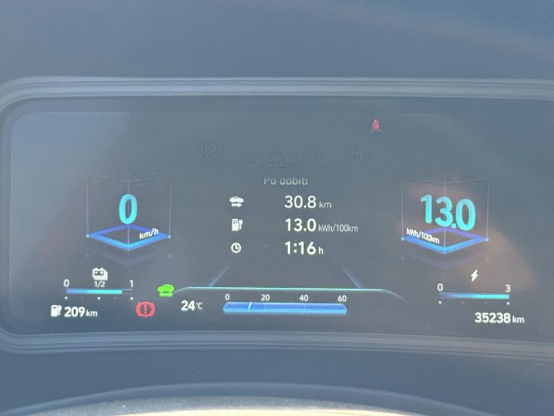 Hyundai Kona EV 42 kWh 100 kW Kamera SoH 95 - fotka 19 z 26