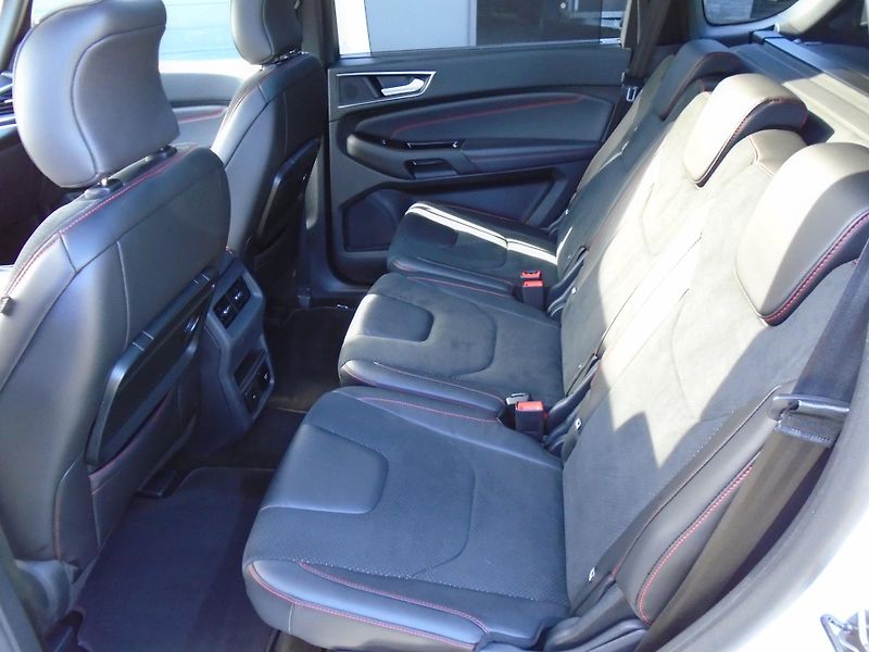 Ford S-MAX 2,0EcoBlue 140kW AWD ST-Line A - fotka 20 z 50