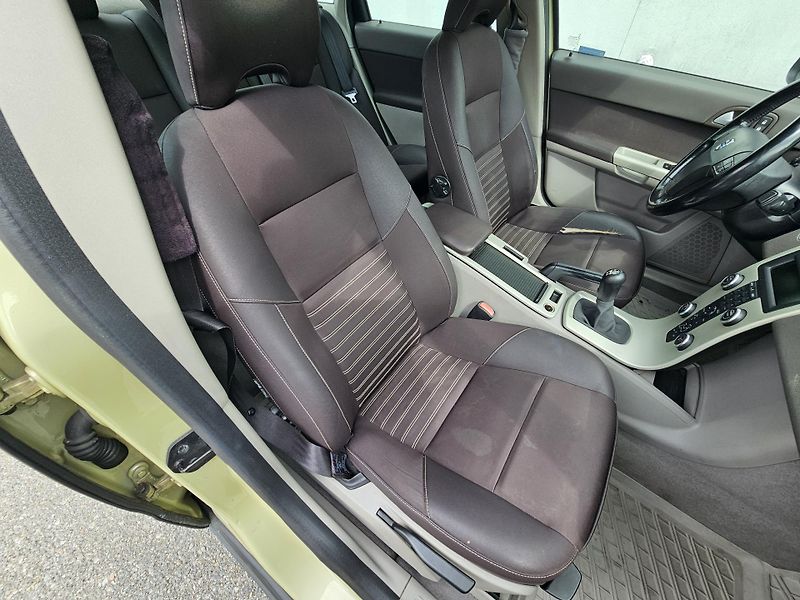 Volvo S40 (2007) 2.0D  - fotka 15 z 17