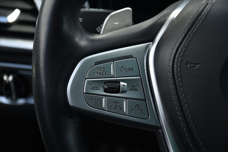 BMW Řada 7 740d xDrive 250kW LASER ČR - fotka 16 z 33