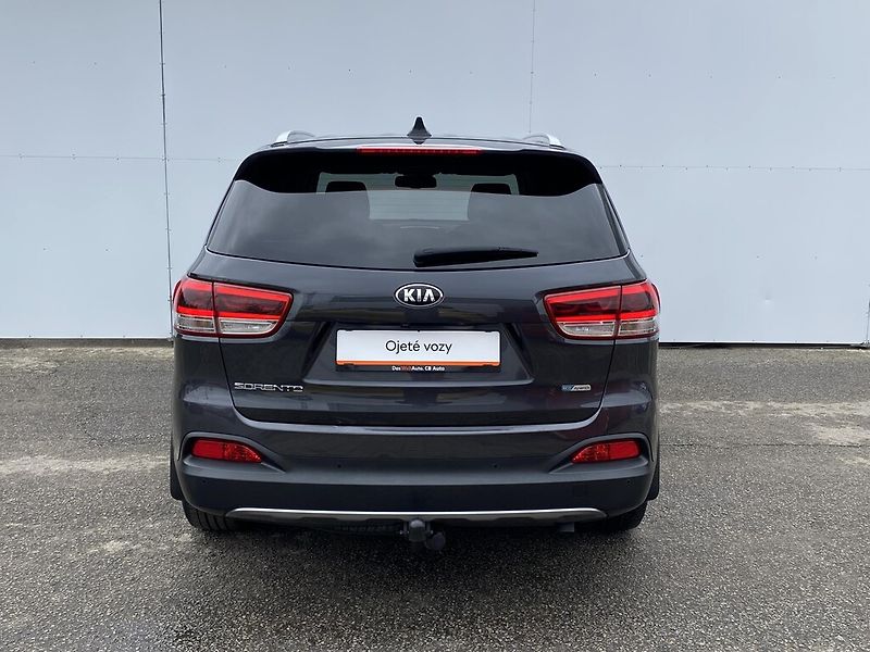 Kia Sorento 2.2 CRDi 147 kW 4WD Exclusive - fotka 6 z 26
