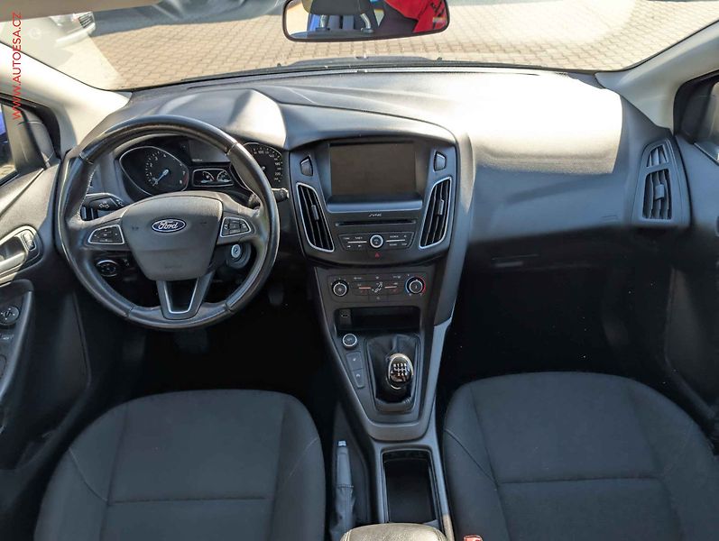 Ford Focus (2017) 1.0 EB, ČR, AC, výhřev sed. - fotka 8 z 18