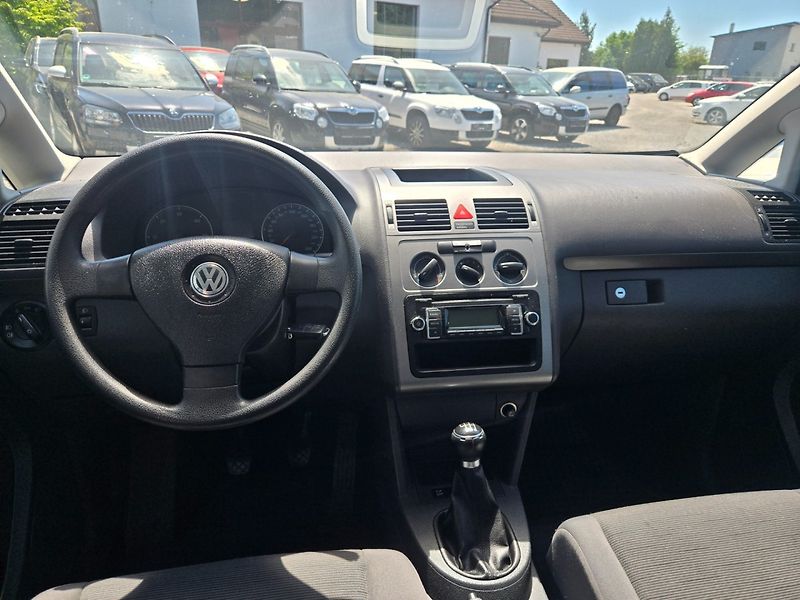 Volkswagen Touran (2009) 1.9 TDI Serviska,Rozvody - fotka 14 z 25