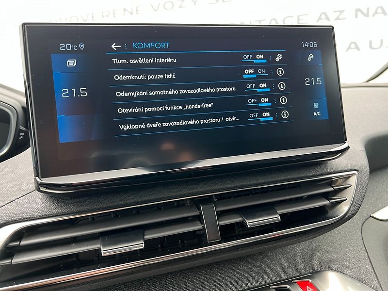 Peugeot 5008 (2022) 1.2PT 96kW! Allure! Tažné! LED - fotka 32 z 42