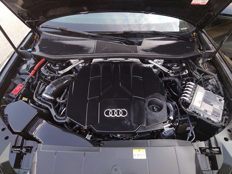 Audi A6 AVANT SPORT 50TDi - fotka 30 z 30