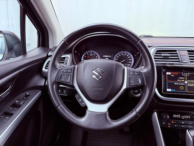 Suzuki SX4 S-Cross 1.4 BoosterJet AllGrip Aut. - fotka 17 z 28