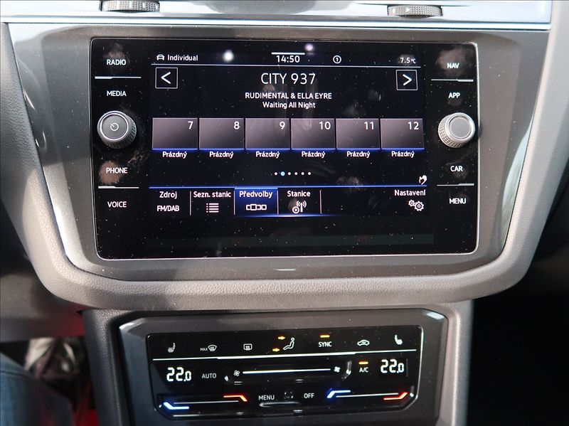 Volkswagen Tiguan 2,0 TDi,110kW,Elegance,ČR,4x4 - fotka 14 z 28