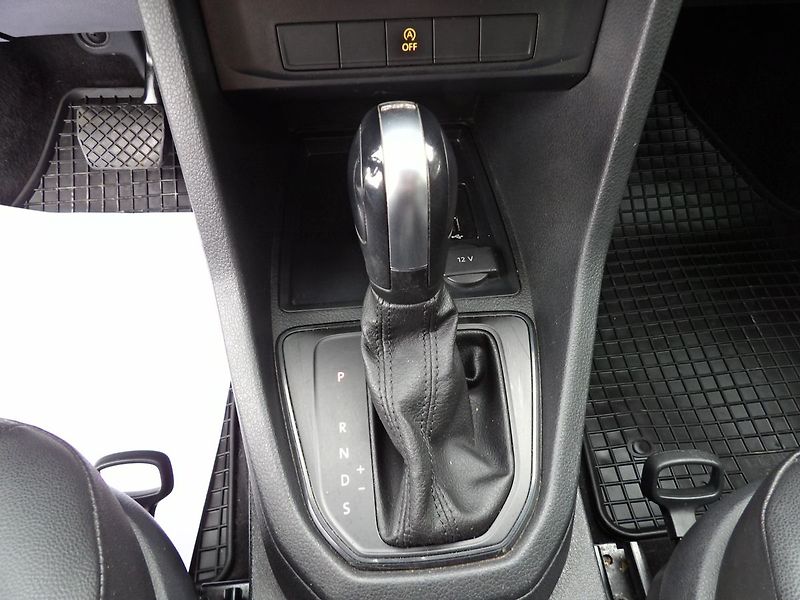 Volkswagen Caddy 2.0TDI 110kW DSG Maxi Webasto - fotka 11 z 35