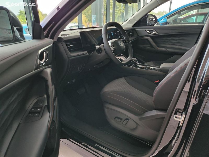 MG HS (2025) 1,5 TGI Emotion 7DCT,  - fotka 8 z 11