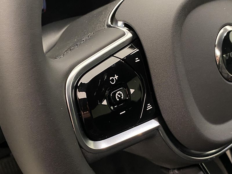 Volvo XC60 T8 AWD BLACK EDITION RECHARGE  - fotka 19 z 47