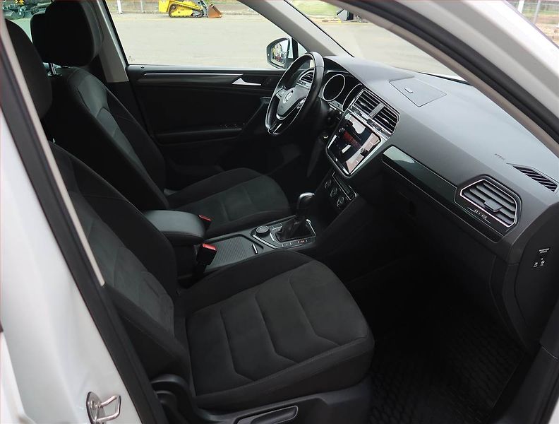 Volkswagen Tiguan (2019) R-Line 2.0 BiTDI - fotka 9 z 21