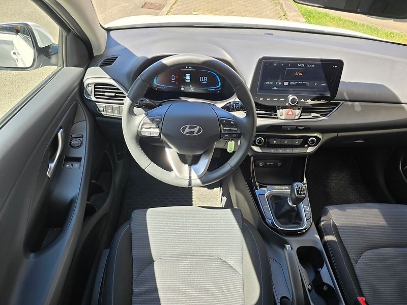 Hyundai i30 1.0 T-GDi Comfort, serv.kn.,CZ - fotka 12 z 26