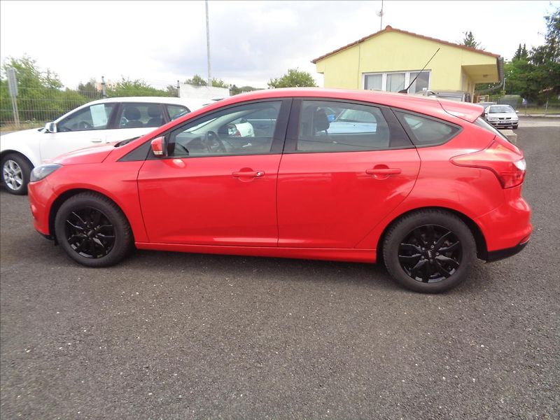 Ford Focus 1,6 - fotka 7 z 18