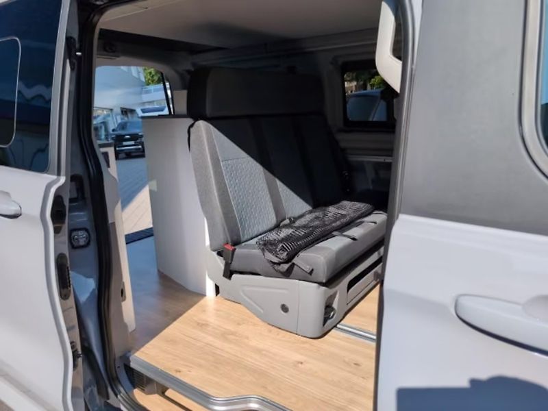 Ford Tourneo Custom Nugget Titanium 320 L1 Automat - fotka 13 z 19