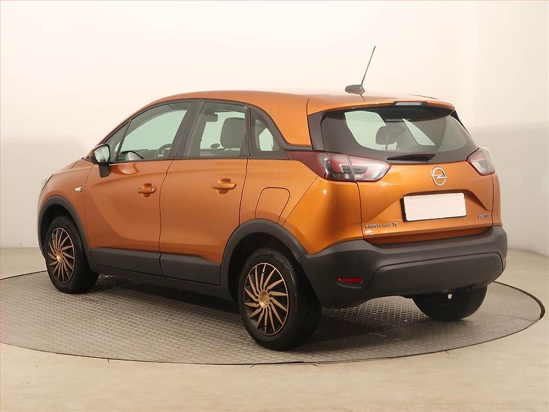 Opel Crossland X (2017) 1.2 Turbo, Tempomat - fotka 4 z 15