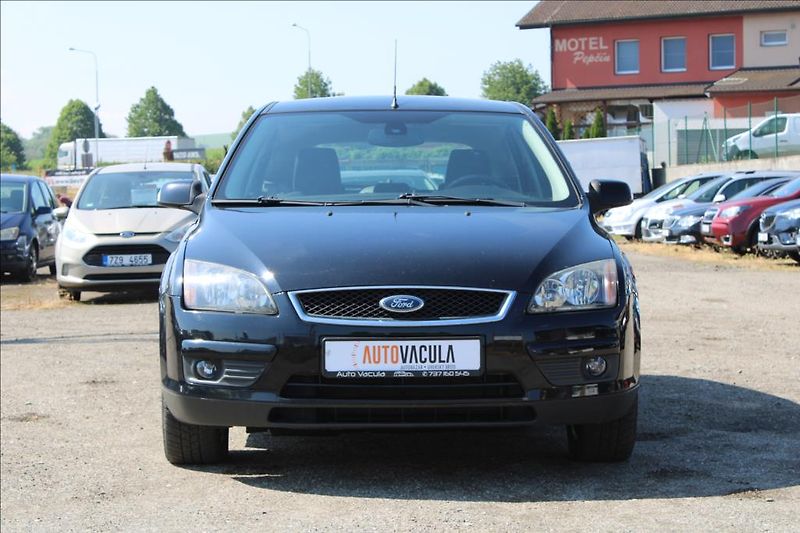 Ford Focus 1,8 i  STK 11/2027, VÝHŘEVY - fotka 2 z 23