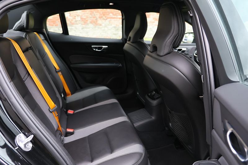 Volvo S60 (2022)  Polestar Engineered T8 AWD  - fotka 10 z 22