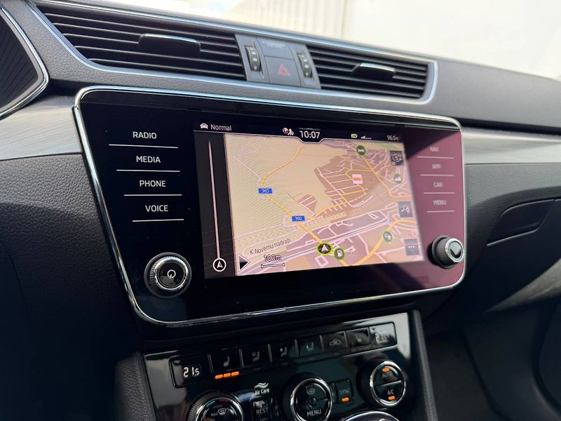 Škoda Superb combi 2,0 TDI 110 kW 7° DSG - fotka 14 z 30