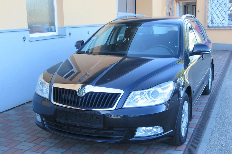 Škoda Octavia 1.6 TDi AUT. KLIMA TAŽNÉ - fotka 7 z 19