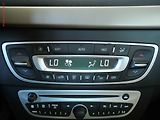 Renault Fluence (2012) 1.6i, 2.maj,ČR, Klima, temp - náhled 18