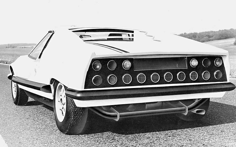 Škoda Supersport ve válečných barvách