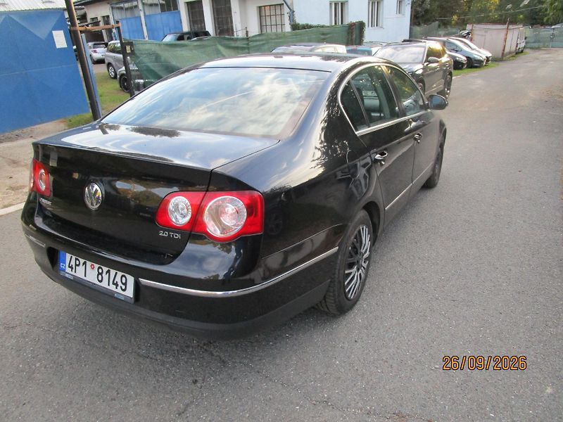 Volkswagen Passat (2008) 2,0 tdi comfort - fotka 5 z 23