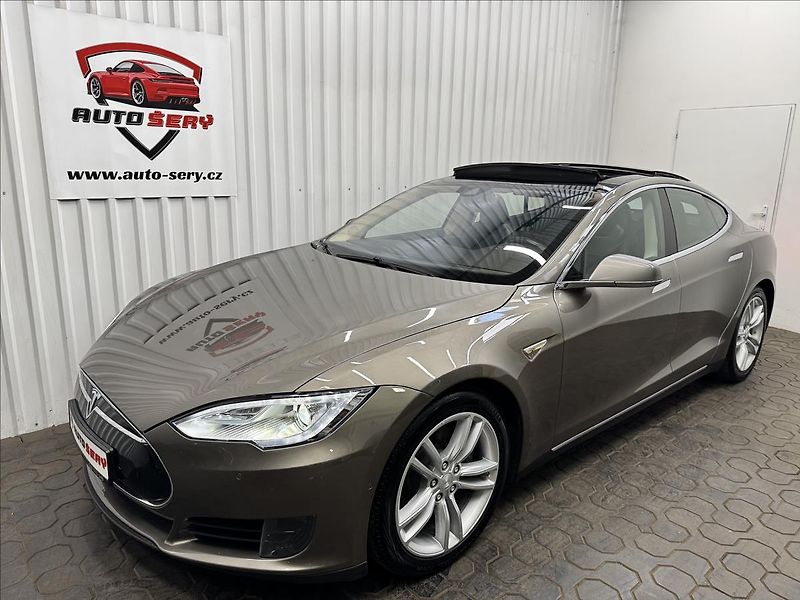 Tesla Model S 70D 4x4 DUAL MOTOR PANO DPH - fotka 2 z 36