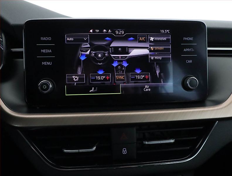Škoda Kamiq (2021) Style 1.0 TSI, Automat - fotka 15 z 19