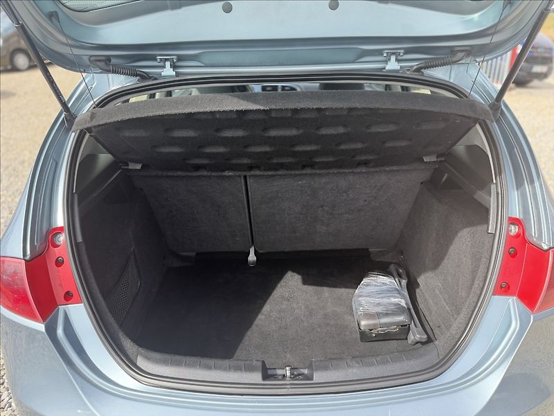 Seat Leon 2,0 TDI FR NOVÉ ROZVODY - fotka 16 z 20