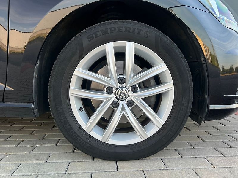 Volkswagen Golf 2.0 TDI-DSG-HIGHLINE - fotka 9 z 45