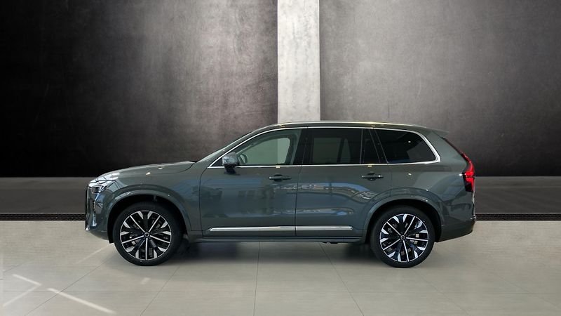 Volvo XC90 (2026) PLUS BRIGHT, B5 AWD, 184+10 kW - fotka 3 z 15