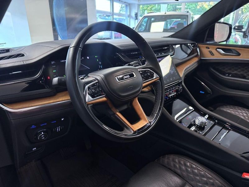 Jeep Grand Cherokee (2024) 2,0 T 380k PHEV 4x4 AT8 ZF SUM - fotka 19 z 27