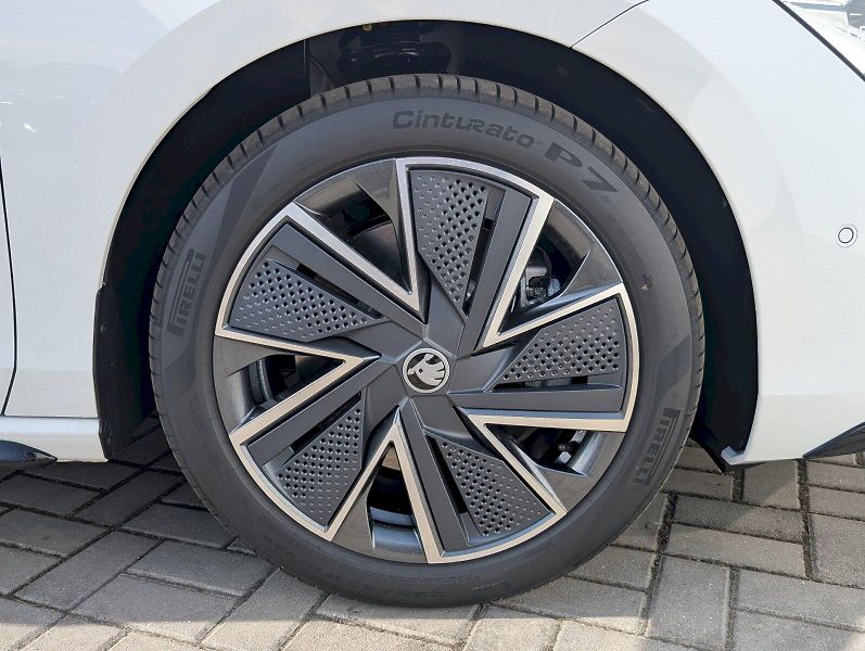 Škoda Superb (2026) Combi 2,0 TDI / 142 kW DSG 4x4 - fotka 14 z 30