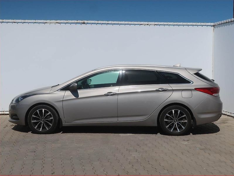 Hyundai i40 (2017) 1.7 CRDi, Automat, Serv.kniha - fotka 3 z 15