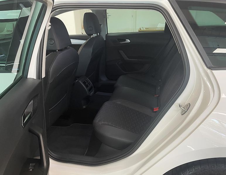 Seat Leon 2.0TDI 110 kW, FR, DSG, ST, ČR - fotka 11 z 27