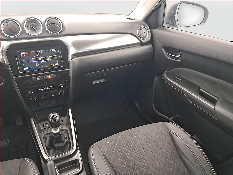 Suzuki Vitara (2019) Premium 1.4 BoosterJet, Kůže - fotka 7 z 16