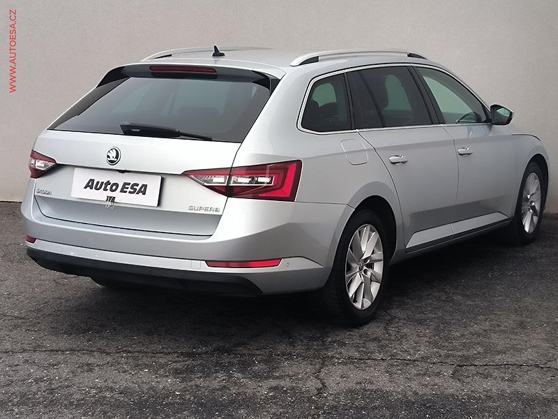 Škoda Superb (2015) 2.0 TDi, Style, DSG, bixen - fotka 4 z 25